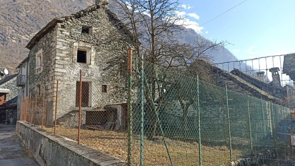 appartamento in vendita ad Antrona Schieranco in zona Rovesca