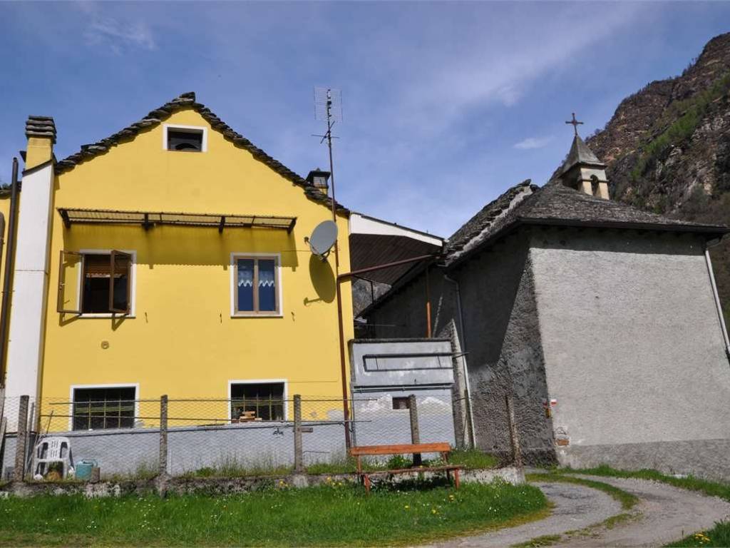 casa indipendente in vendita ad Antrona Schieranco in zona Cheggio