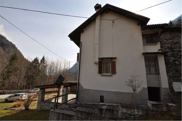 casa indipendente in vendita ad Antrona Schieranco