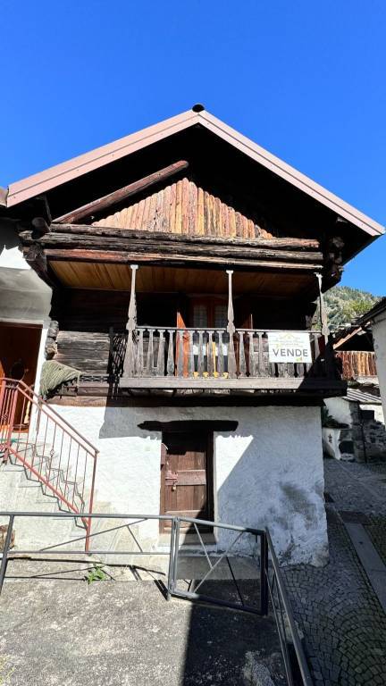 casa indipendente in vendita ad Antrona Schieranco in zona Cheggio