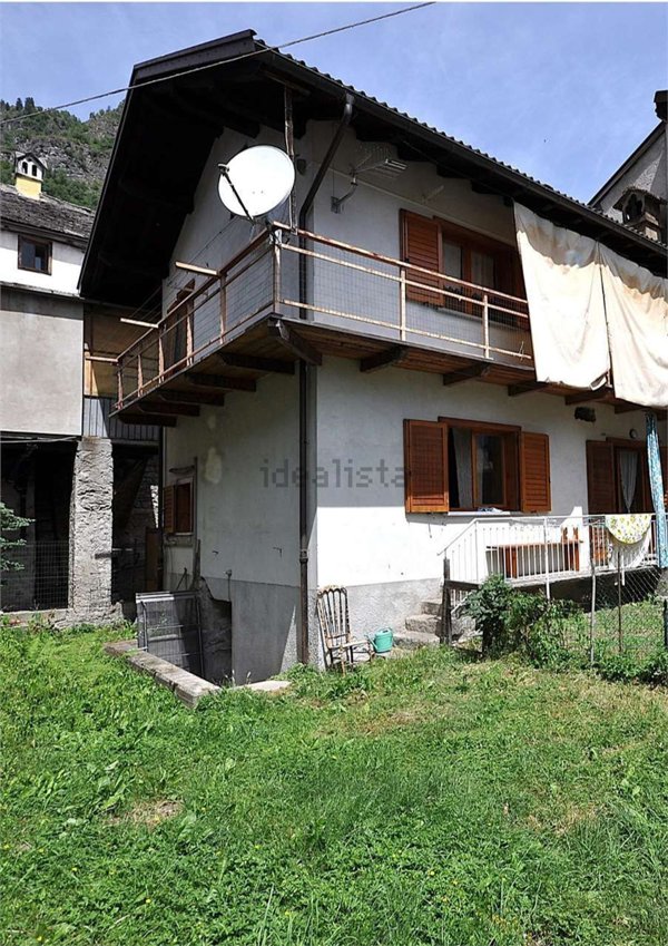 appartamento in vendita ad Antrona Schieranco in zona Locasca