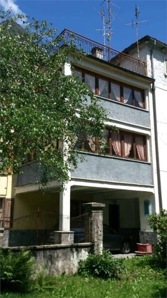 appartamento in vendita ad Antrona Schieranco in zona Locasca