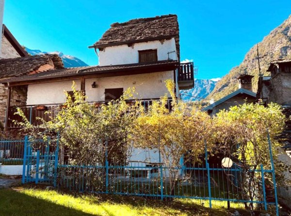 casa indipendente in vendita ad Antrona Schieranco in zona Cheggio