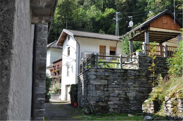 casa indipendente in vendita ad Antrona Schieranco