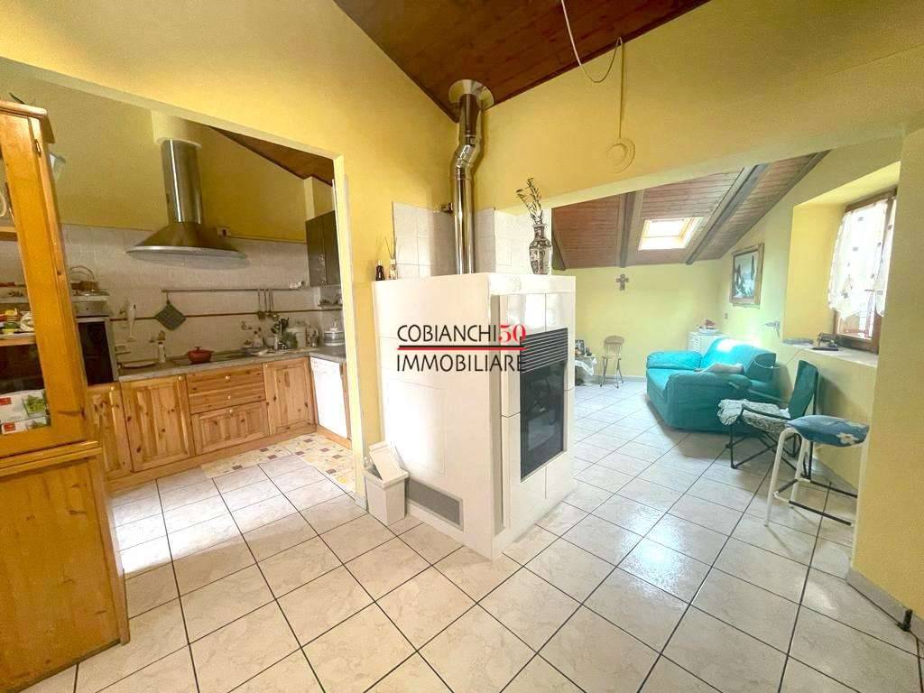 casa indipendente in vendita ad Arizzano