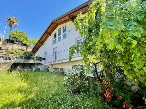 casa indipendente in vendita ad Arizzano