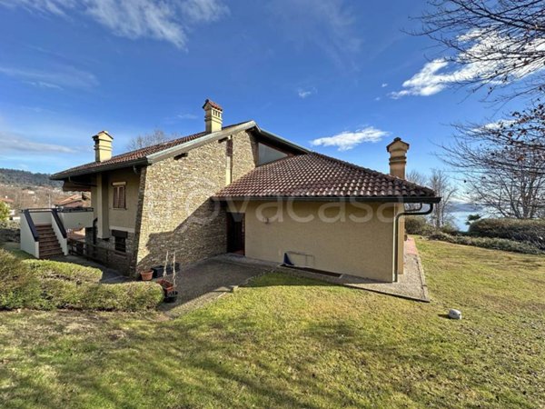 casa indipendente in vendita ad Arizzano