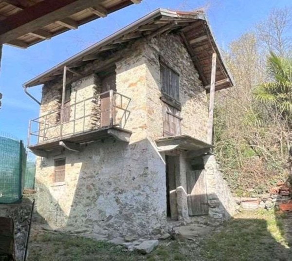 casa indipendente in vendita ad Arizzano