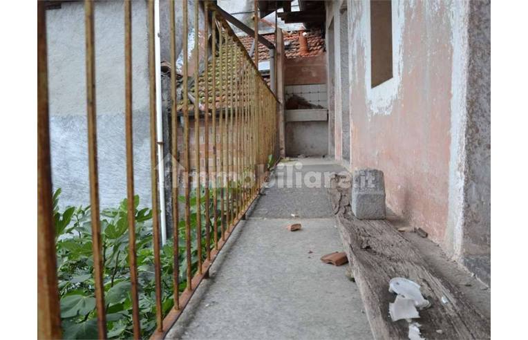 casa indipendente in vendita ad Arizzano