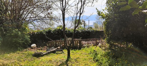 appartamento in vendita ad Arizzano in zona Cissano