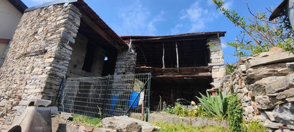 appartamento in vendita ad Arizzano in zona Cissano