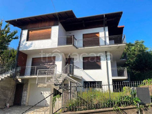 casa indipendente in vendita ad Arizzano