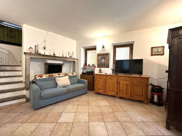 casa indipendente in vendita ad Arizzano