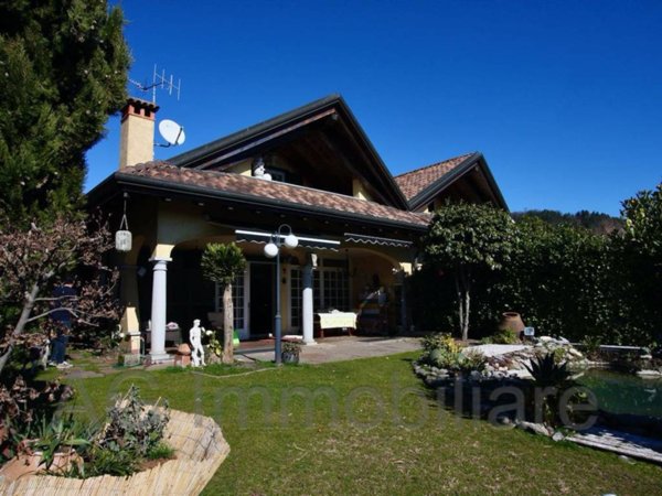 casa indipendente in vendita ad Arizzano