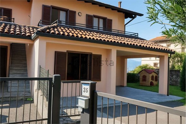 casa indipendente in vendita ad Arizzano