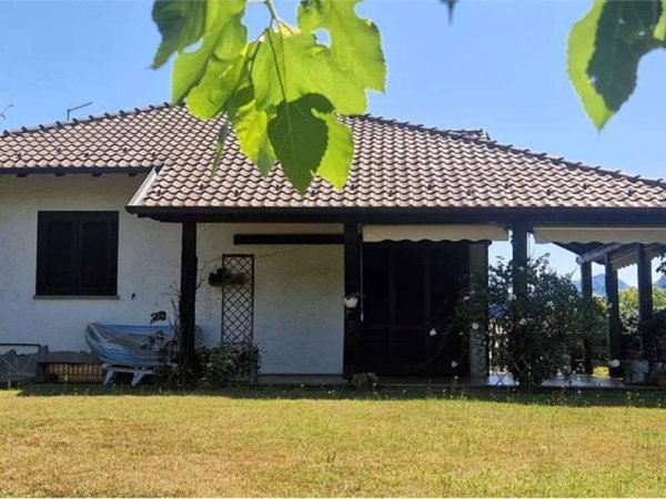 casa indipendente in vendita ad Arizzano