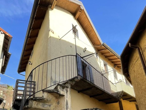 casa indipendente in vendita ad Arizzano