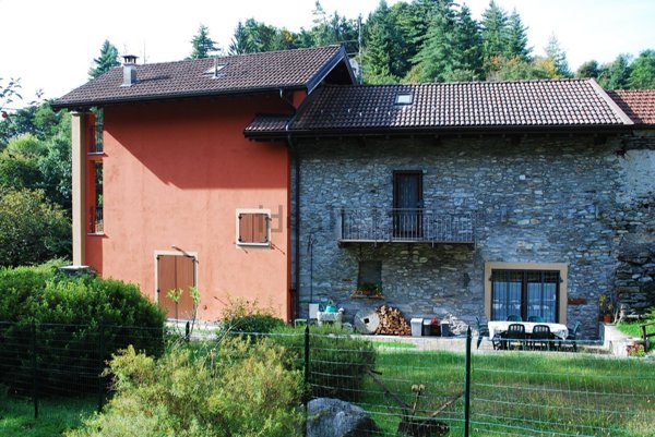 casa indipendente in vendita ad Arizzano