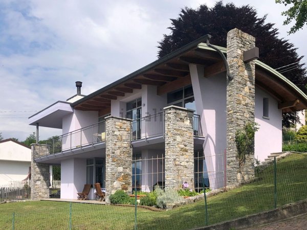 casa indipendente in vendita ad Arizzano