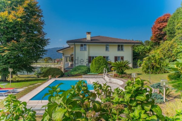 casa indipendente in vendita ad Arizzano in zona Cresseglio