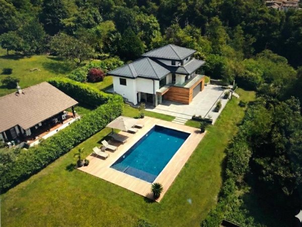 casa indipendente in vendita ad Arizzano in zona Cissano