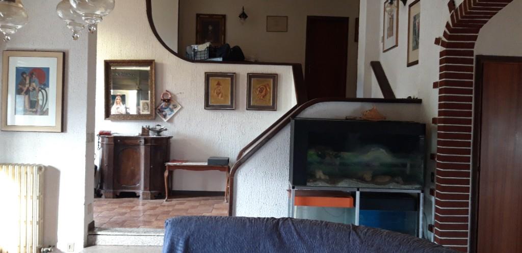 casa indipendente in vendita ad Arizzano
