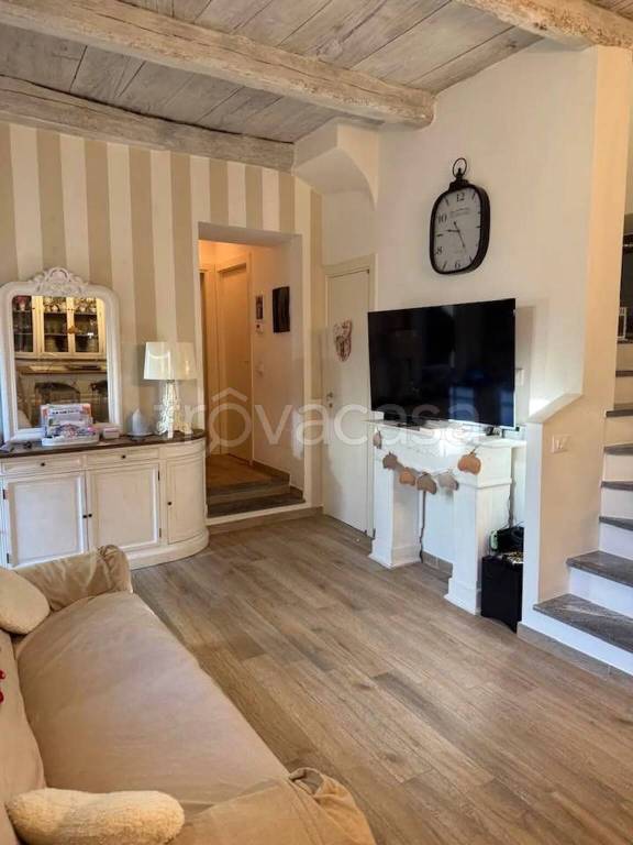 casa indipendente in vendita ad Arizzano