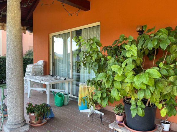 casa indipendente in vendita ad Arizzano in zona Cresseglio