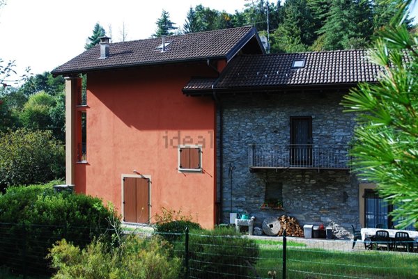 casa indipendente in vendita ad Arizzano