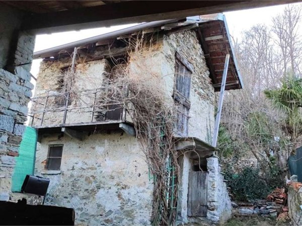casa indipendente in vendita ad Arizzano