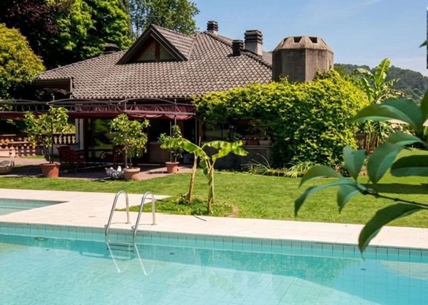casa indipendente in vendita ad Arizzano in zona Cresseglio