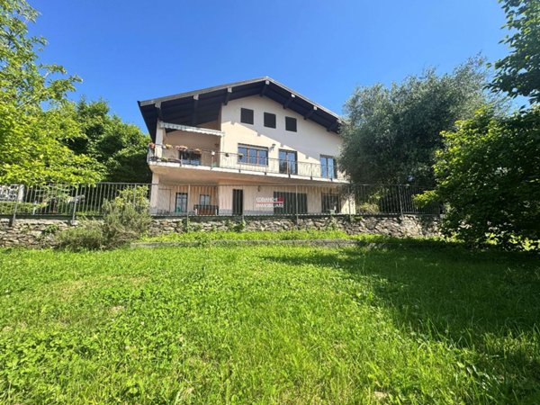casa indipendente in vendita ad Arizzano in zona Cresseglio