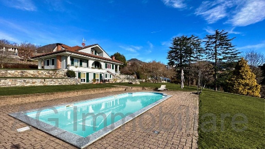 casa indipendente in vendita ad Arizzano in zona Cresseglio