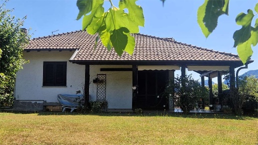 casa indipendente in vendita ad Arizzano in zona Cresseglio