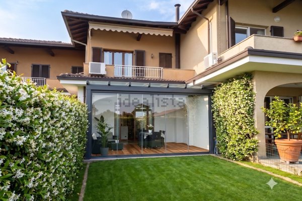 casa indipendente in vendita ad Arizzano in zona Cissano