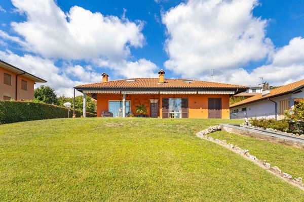 casa indipendente in vendita ad Arizzano in zona Cresseglio