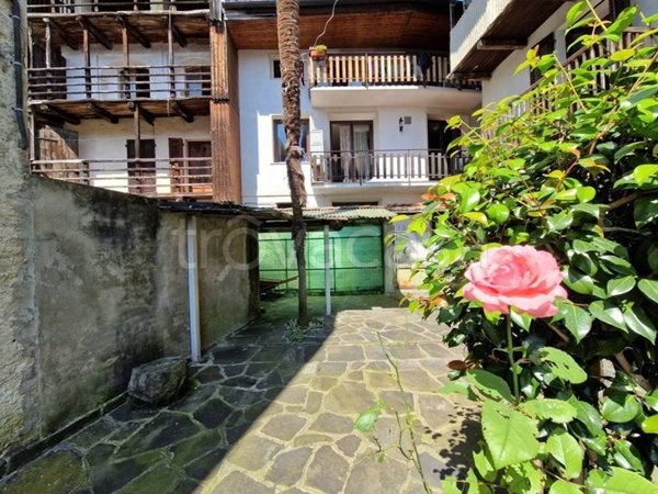 casa indipendente in vendita ad Arola in zona Pianezza