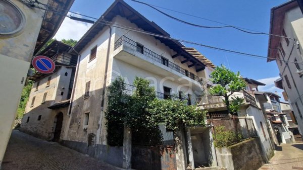 casa indipendente in vendita ad Arola