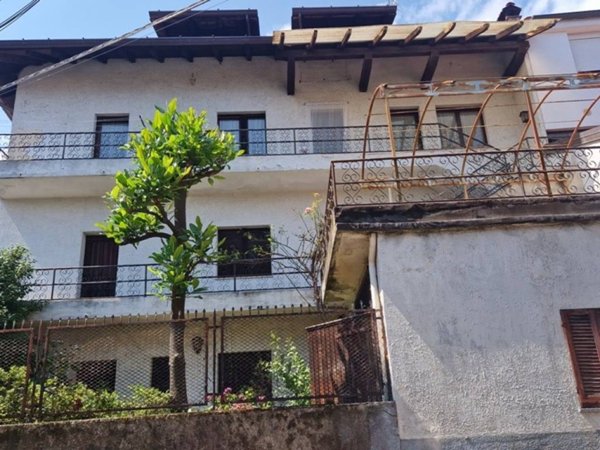 casa indipendente in vendita ad Arola