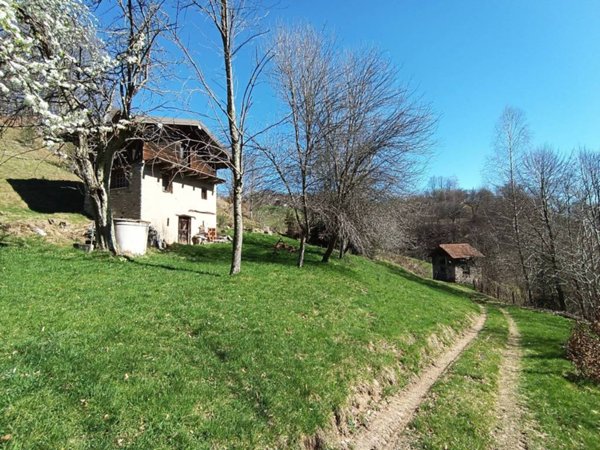 casa indipendente in vendita ad Arola in zona Pianezza