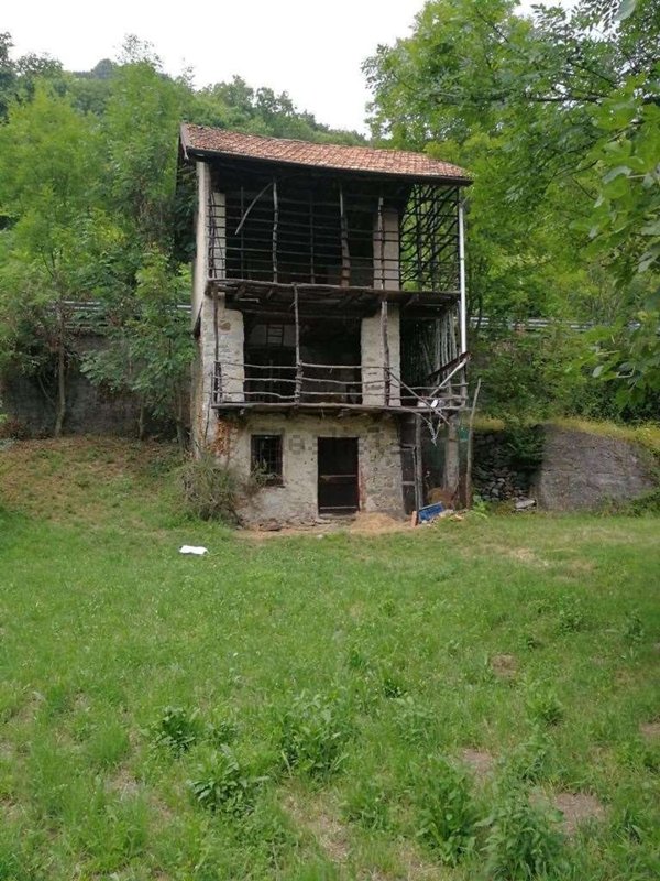 appartamento in vendita ad Arola