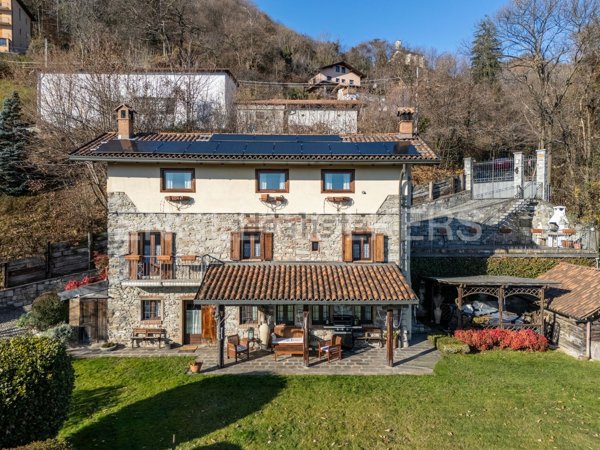 casa indipendente in vendita ad Arola