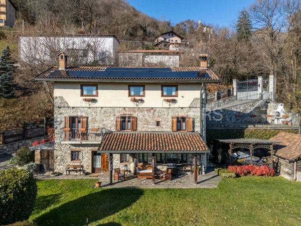 casa indipendente in vendita ad Arola