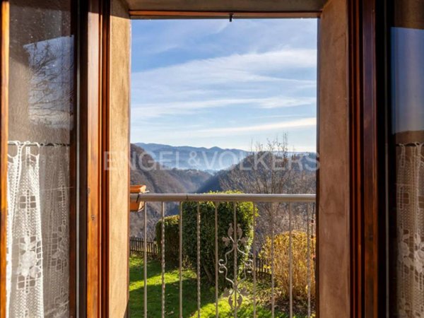 casa indipendente in vendita ad Arola in zona Pianezza