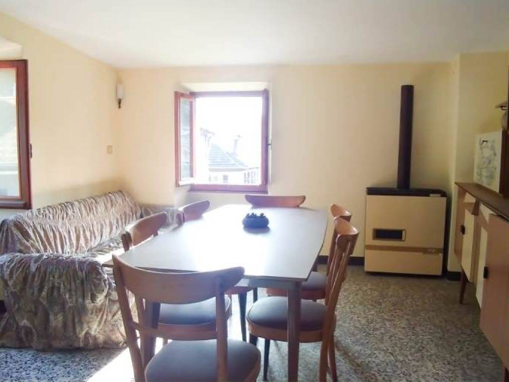 casa indipendente in vendita ad Arola