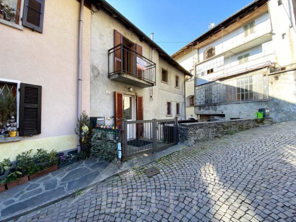 casa semindipendente in vendita ad Arola