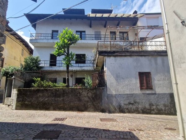 casa indipendente in vendita ad Arola