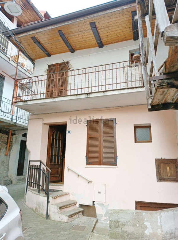 casa indipendente in vendita ad Arola