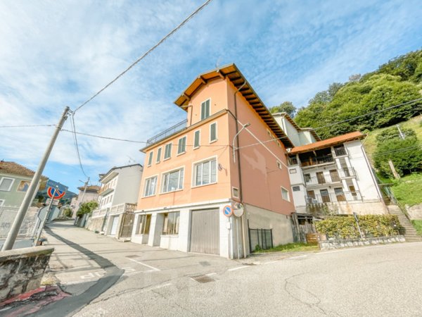 negozio in vendita ad Arola