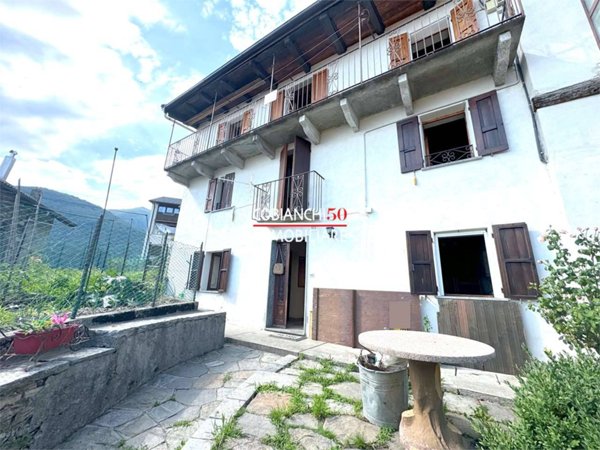 casa indipendente in vendita ad Aurano